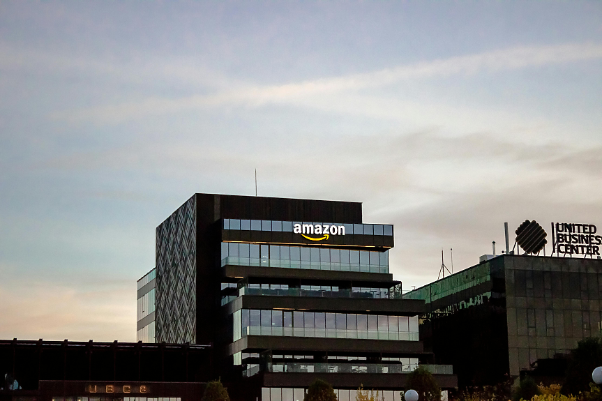 Amazon съкращава 500 работни места в IT сектора в Румъния 