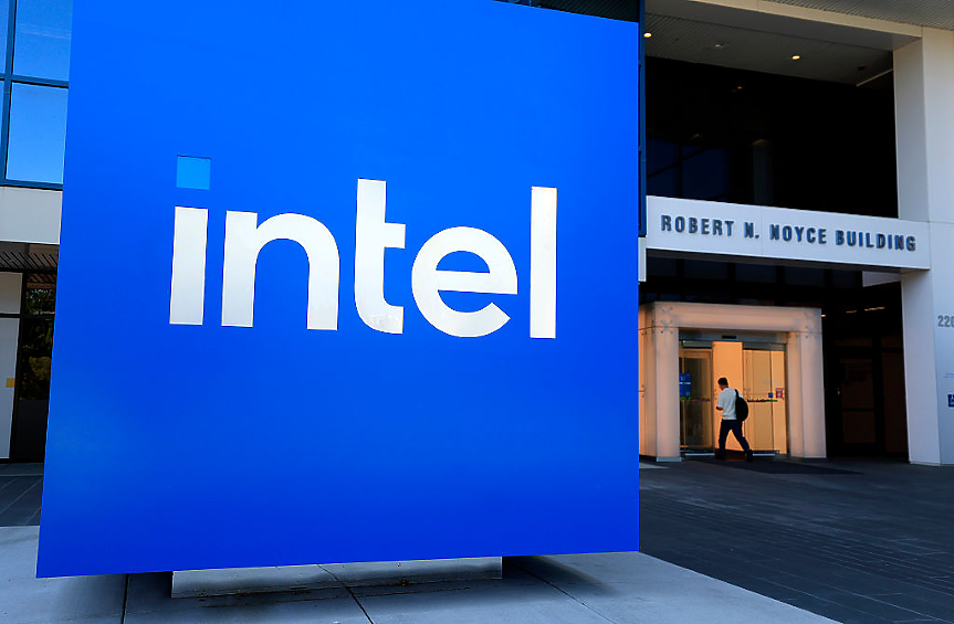 SoftBank придобива дял за $2 млрд. в Intel