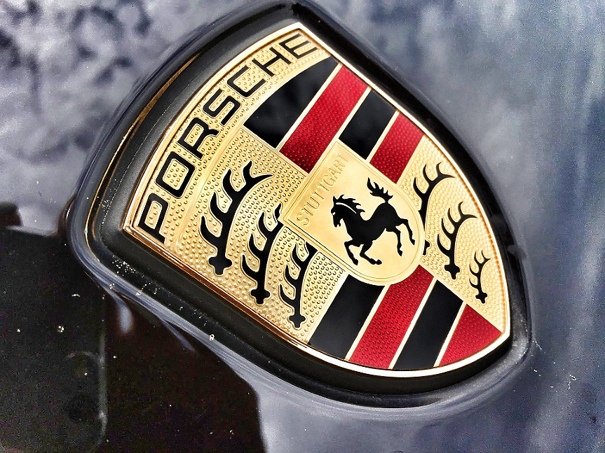 Porsche прави рязък завой: Закрива фабриката си за батерии Cellforce и уволнява стотици