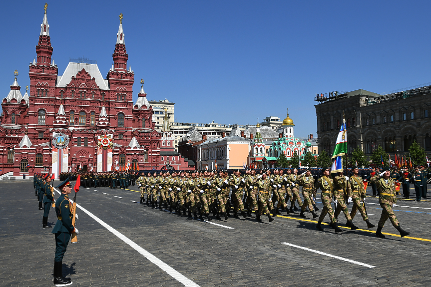 Повече данъци за повече война: Анализ на бюджета на Русия за 2026 г.