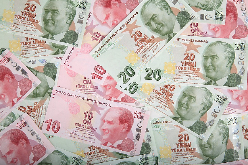 Турската лира се срина до рекордно ниско ниво