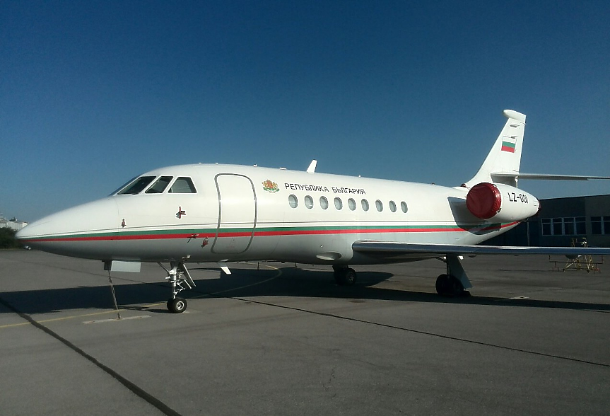 Продават на търг правителствения самолет Фалкон?