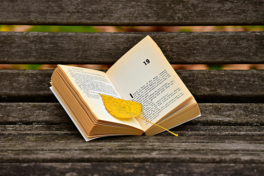 Тайната на успеха на Дан Браун – защо книгите му продължават да вълнуват света