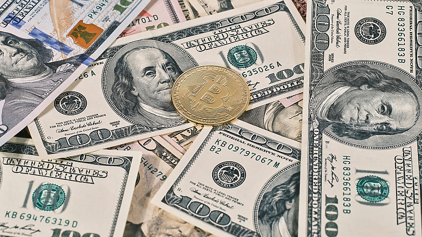 Доларът на двуседмичен връх спрямо йената