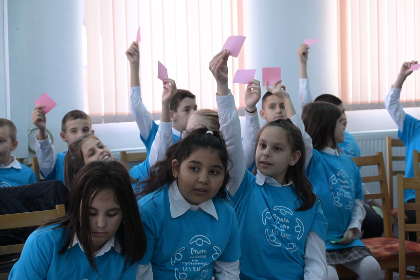 Обучават учители и ученици по нова програма за безопасен интернет и киберсигурност за над 1.2 млн. лв.