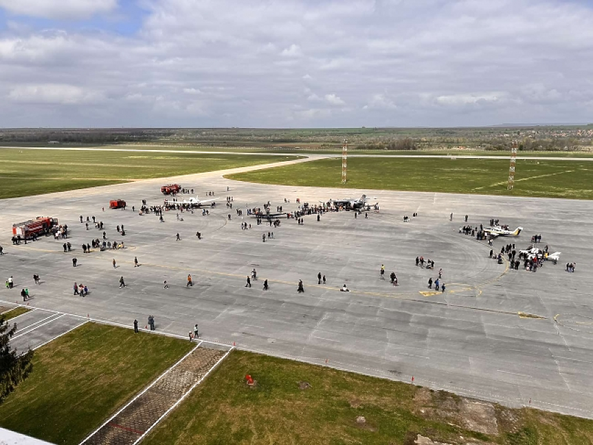 Летището в Горна Оряховица набира кадри