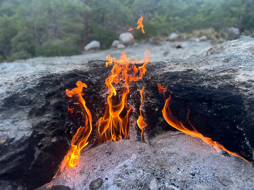 Турската планина от легендите, която гори от векове