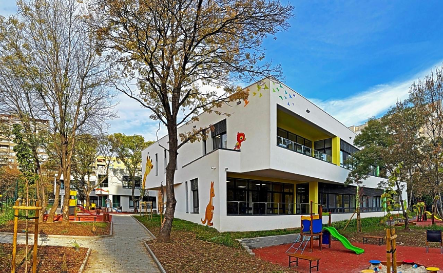 Колко детски градини са построени в София през 2025 г.?