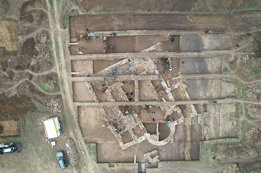 Нови важни археологически открития са направени при спасителните разкопки по трасето на газопровода край село Трънак; ©Община Бургас
