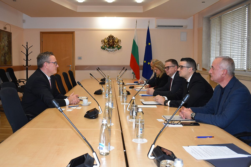 Стокообменът ни с Канада с над 80% ръст