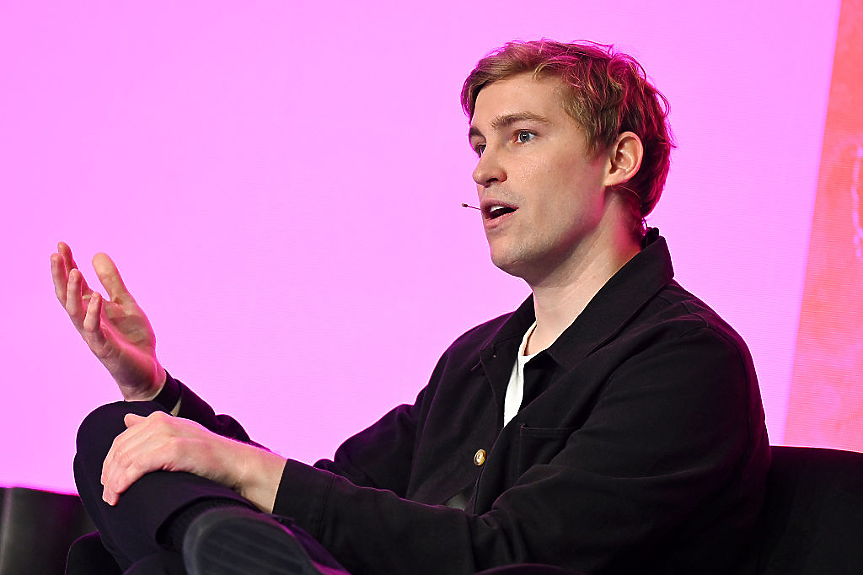 Как един малък полски стартъп се превърна в оценявания на милиарди долари глас на AI?