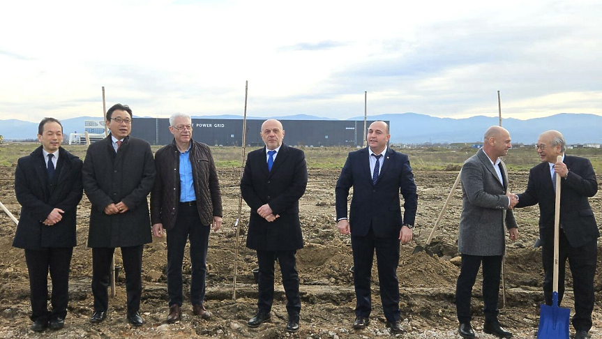 Първа копка на нов високотехнологичен завод за хартиени продукти край Пловдив; ©Министерство на иновациите и растежа