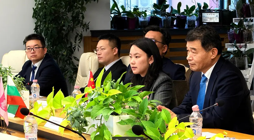 Китайски гигант от Топ 500 в света проучва възможности за инвестиции в Казанлък