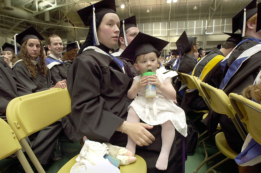 Държавата ще плати студентския ви кредит на банката, ако имате второ дете 