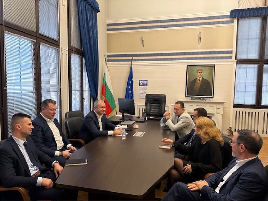 Министърът на електронното управление Валентин Мундров проведе работна среща с всички доставчици на удостоверителни услуги в България; ©Министерство на електронното управление