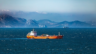 Хората зад световната търговия: Над 6 000 изоставени моряци за 2025 г.