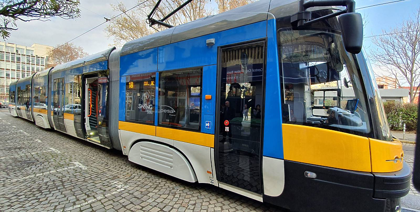 Колко българи използват градски транспорт всеки ден?