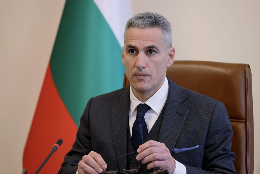 Андрей Гюров: Имаме достатъчни запаси от горива, няма да допуснем създаване на изкуствена паника