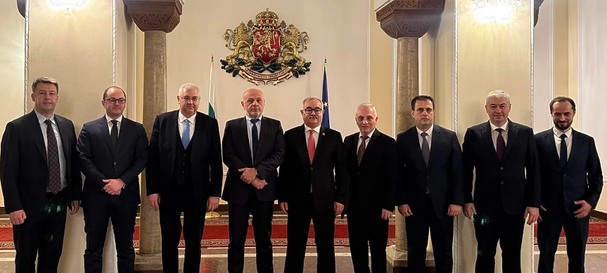 Среща на представители на TEI с вицепремиера и министър на иновациите и растежа Томислав Дончев, зам.-министъра на иновациите и растежа Красимир Якимов и посланика на Република Турция у нас Н. Пр. Мехмет Уянък; ©МИР