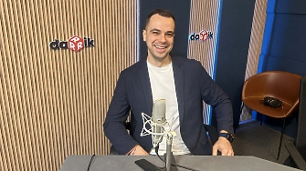 Как чатът на Viber стана и портфейл? Вече изпращаме пари, докато си пишем