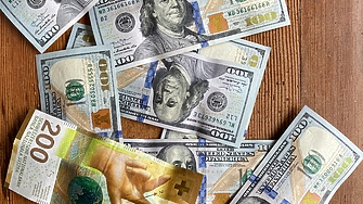 Валути убежища в криза: Какво се случва с долара, йената и швейцарския франк?