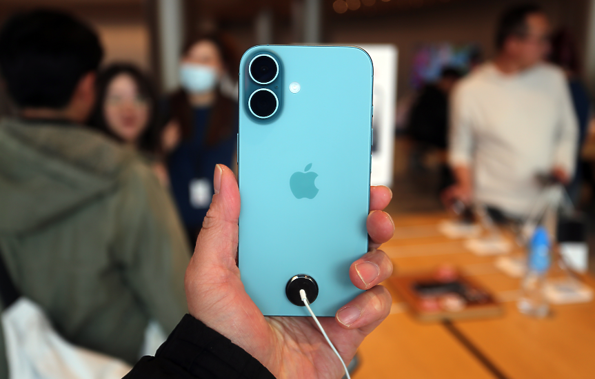 Apple се подготвя за продуктов бум през 2026 с iPhone 17e, нови iPad и Mac