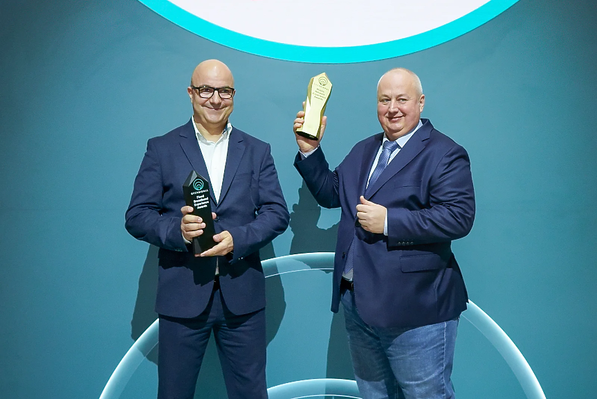 Георги Коджаиванов, директор „Конвергентна мрежа и услуги“, А1 (вляво) и Тодор Ташев, старши директор „Център за предоставяне на услуги за A1 Group“ (вдясно)