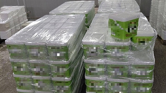 БАБХ конфискува над 3.3 т негодни храни в Бургас и курорти по морето