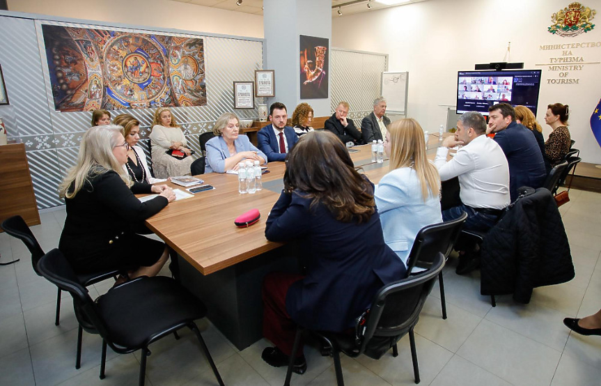 Служебният министър на туризма Ирена Георгиева проведе срещи с туристическия и застрахователния бранш; ©Министерство на туризма