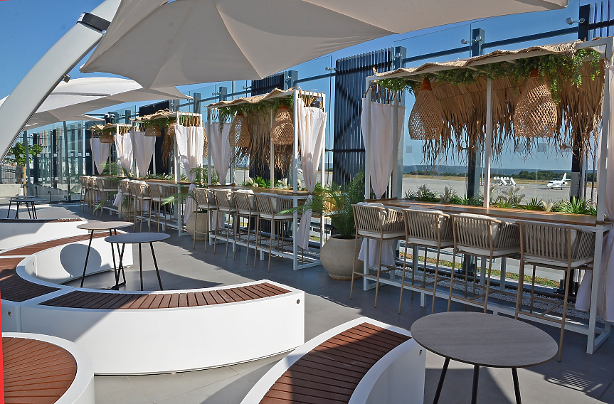 Летища Бургас и Варна откриват летния сезон с десетки нови маршрути и директни полети