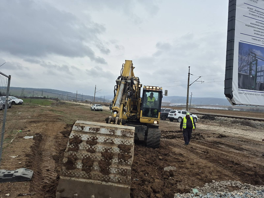 Строят нова тягова станция в Ихтиман, очакват да подобри точността на БДЖ