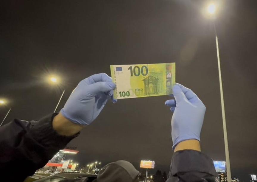 Фалшиви евробанкноти; ©ГДБОП