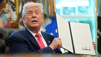 Прецедент: Тръмп променя новите банкноти от $100