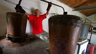 1 от 3 литра алкохол е в сивия сектор: България губи 110 млн. евро годишно