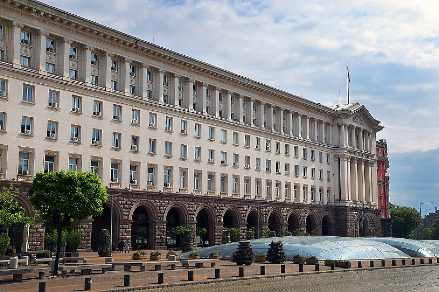 България получи удължаване на дерогацията за дружествата на Лукойл у нас