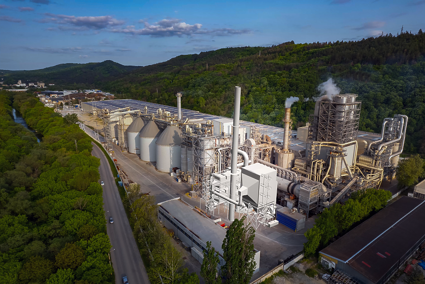Кроношпан започна внедряване на нови екологични съоръжения в завода си във Велико Търново 