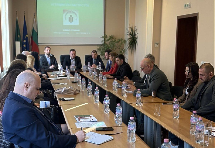 Все повече работници от трети страни се наемат у нас