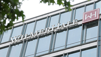 Милиардер оспорва в съда адвокатски хонорари за $35 млн. 