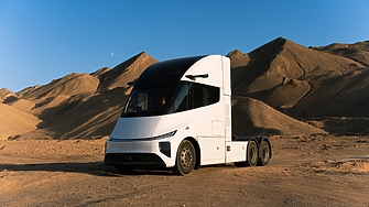 Най-големият конкурент на Tesla Semi може да е неговият китайски близнак