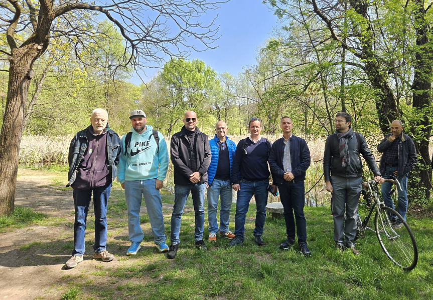 Работна среща на терен даде началото на същинската фаза по изпълнението на проекта за почистване и възстановяване на езерата в Южния парк; ©Столична община