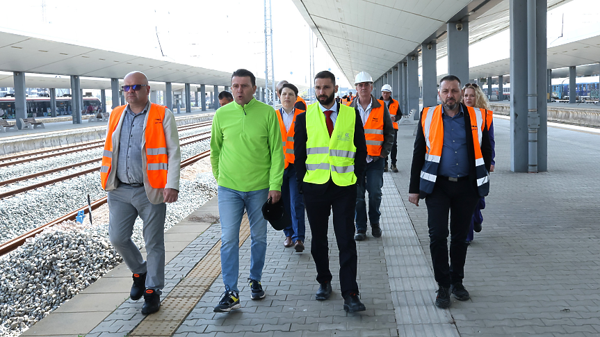 Заместник-министърът на транспорта и съобщенията Мурад Тюрк провери напредъка по модернизация на Централна гара София; ©МТС