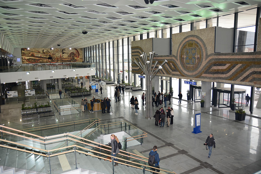 Как върви модернизацията на Централната жп гара в София? (снимки)