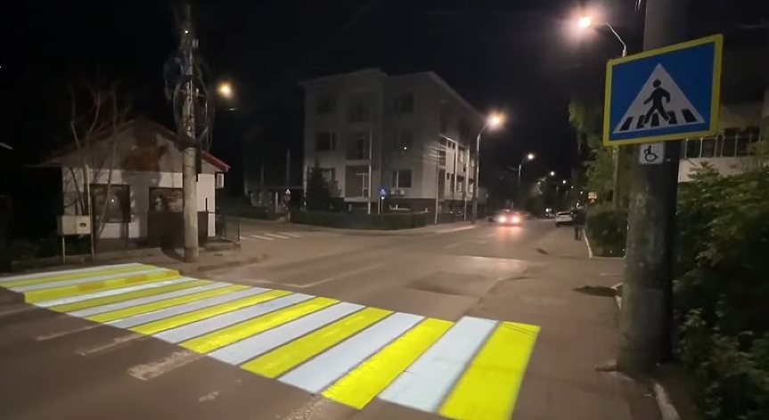 Пешеходните пътеки влизат в лазерната ера в наша съседка