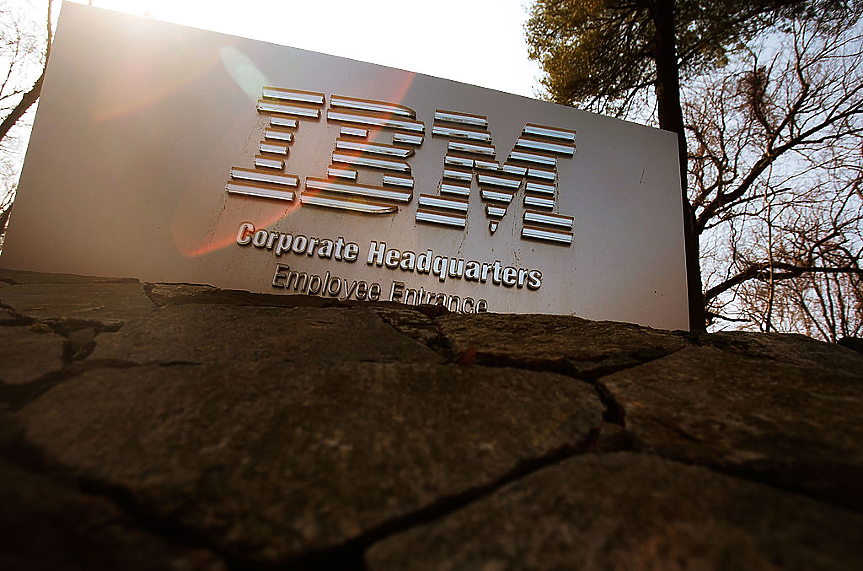 Най-лошият ден в историята: Акциите на IBM се сринаха с 25%