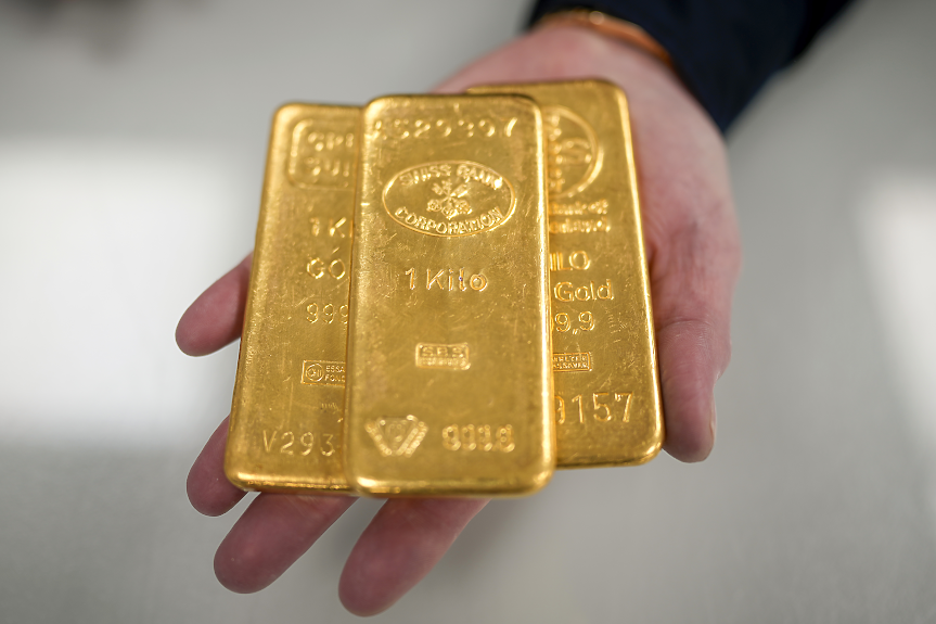 Ще достигне ли златото 8000 долара за тройунция?