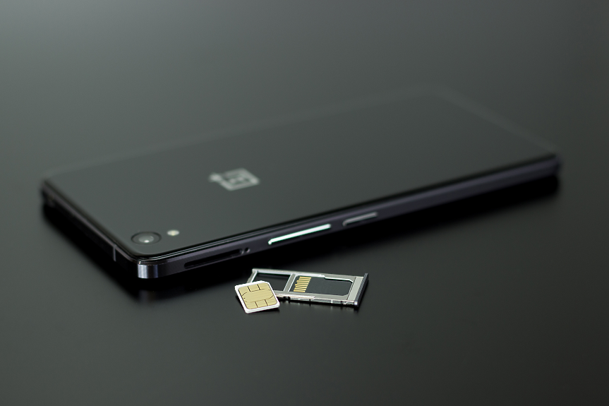 Телефон със SIM карта; ©Pixabay