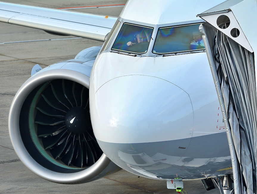 Пилотската кабина на самолет Airbus; ©Pixabay