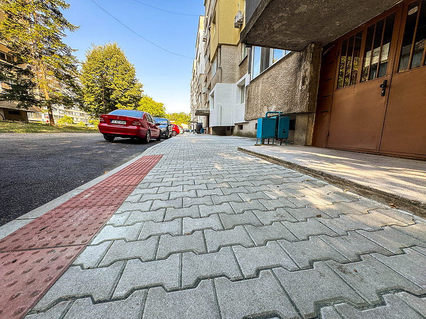 Обновени тротоари в к-с „Зорница“ в Ямбол; ©Община Ямбол