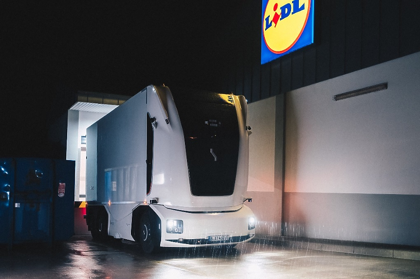Камион без кабина и шофьор: Lidl тества автономен транспорт за доставки (снимки)