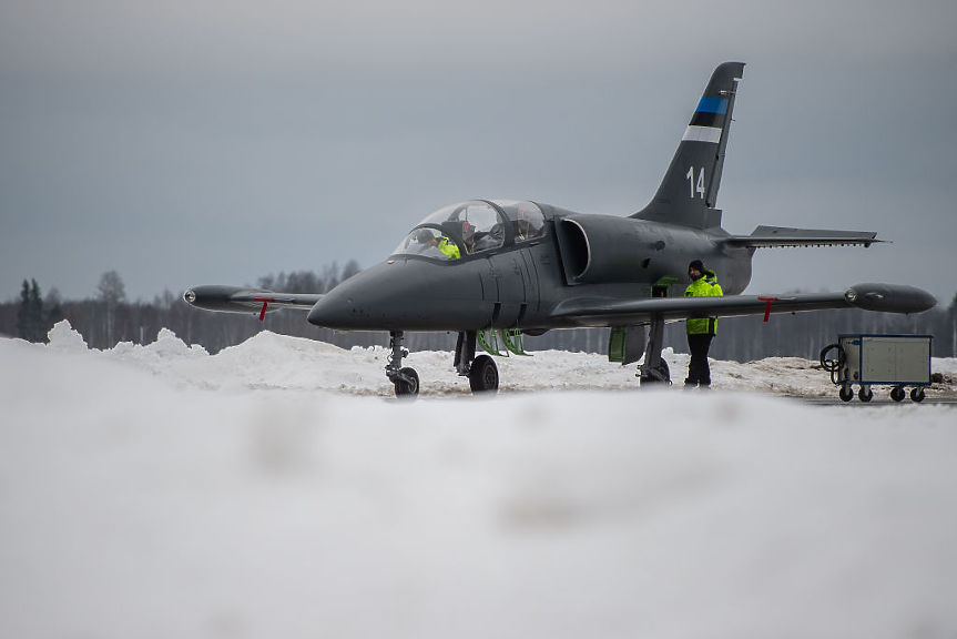 Чешката AERO разширява партньорството си с България, ще тества бойни самолети на наши полигони